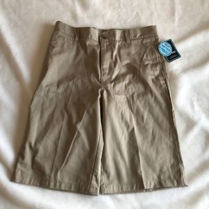 - NWT Khaki shorts school 20 boys 30 waist.